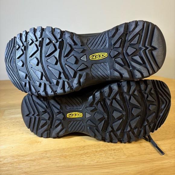 KEEN Women’s 7 Greta Tall Black Boots Leather Lace Up Warm Winter Waterproof New - Picture 7 of 10